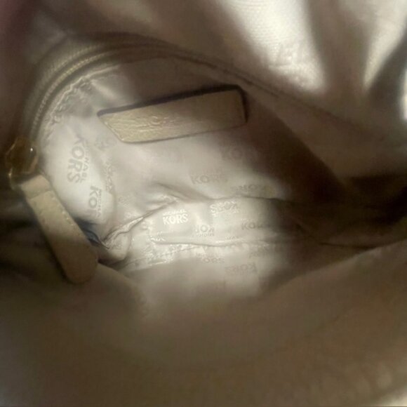 Michael Kors Bedford Tan Leather Flap Crossbody Bag - Adjustable Shoulder Strap - Picture 11 of 16